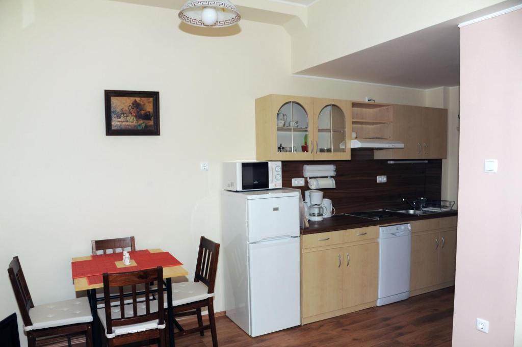 Arany Szolo Wellness Apartmanhaz Hévíz Rom bilde