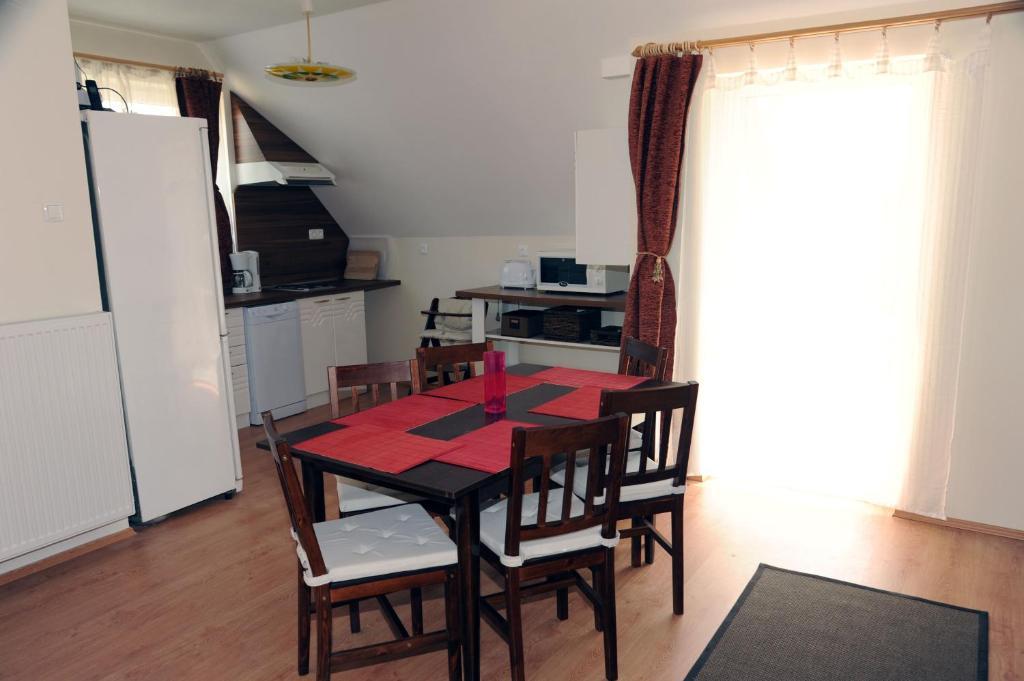 Arany Szolo Wellness Apartmanhaz Hévíz Rom bilde